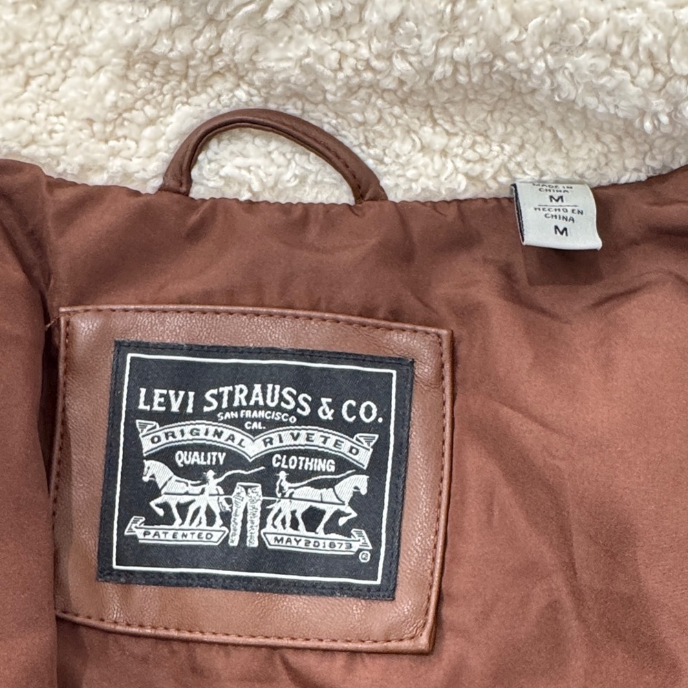 Levi's Women's Breanna faux leather puffer jacket w a sherpa-lined collar&cuffs - Picture 12 of 13